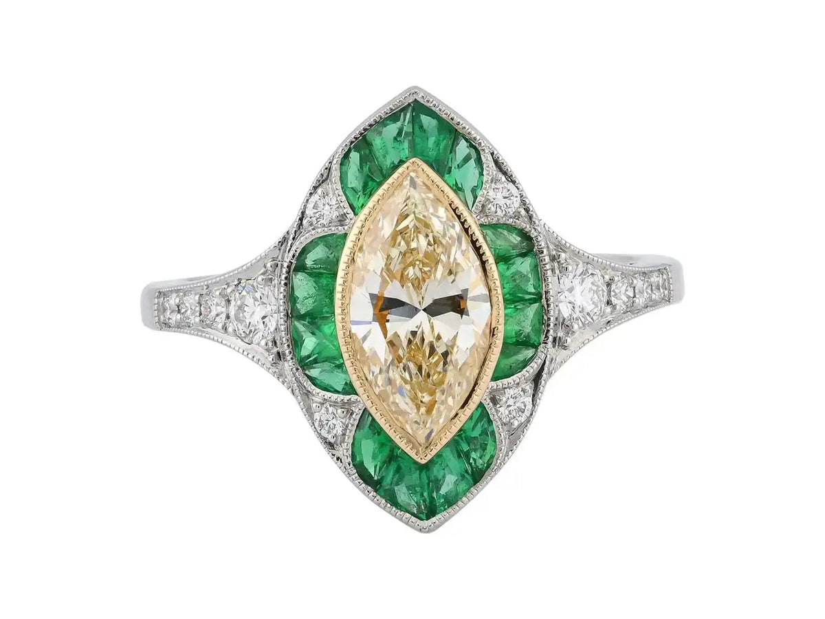Anillo de Diamante Amarillo y Esmeraldas | Estilo Art Decó | 2024