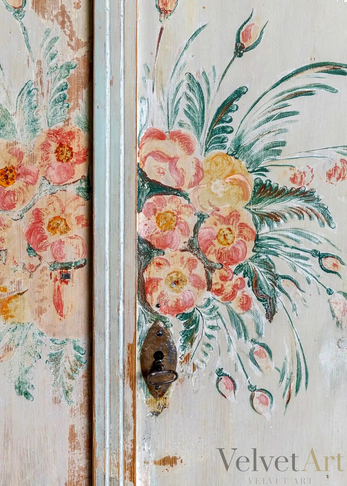 Armario francés pintado del siglo XIX con pintura original