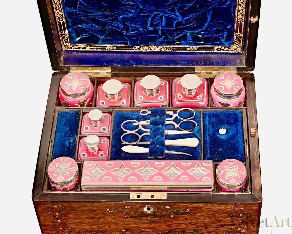 Neceser de Viaje Victoriano de Terciopelo Azul | Inglaterra, 1865