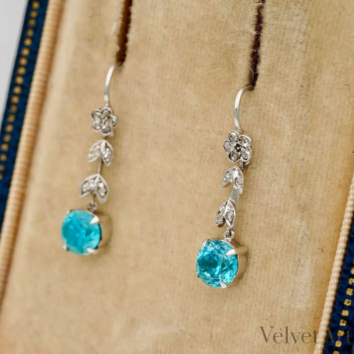 Pendientes Art Déco de Diamantes, Platino y Circonita Azul de 1910 – vista 3 de 5