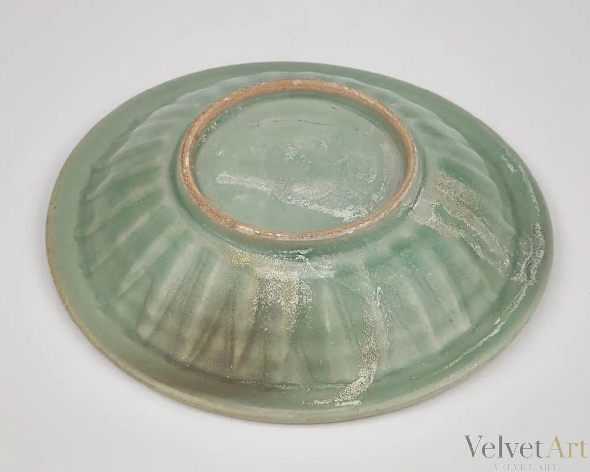 Plato de Celadón Longquan con “Peces Gemelos” | Cerámica Song-Yuan
