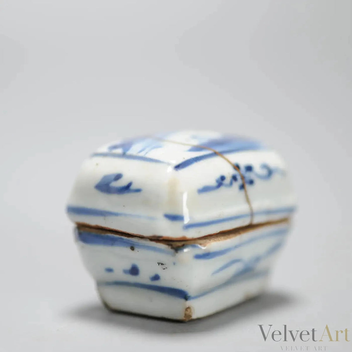 Recipiente de Incienso de Porcelana China en Forma de Cesta, Periodo Tianqi, Siglo XVII