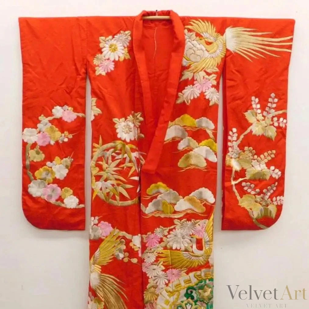 Kimono Rojo Bordado Ceremonial, Japón (1910-1930) – vista 2 de 10