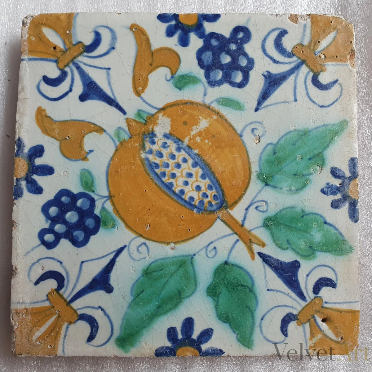“Granada” | Azulejo dede Delft, Policromo y Grueso | 1600–1625 – Vroege Dikke Tegel