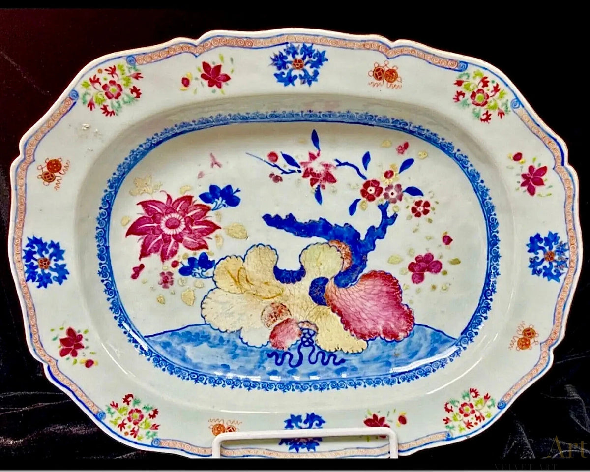 Plato de Porcelana Famille Rose del Siglo XVIII