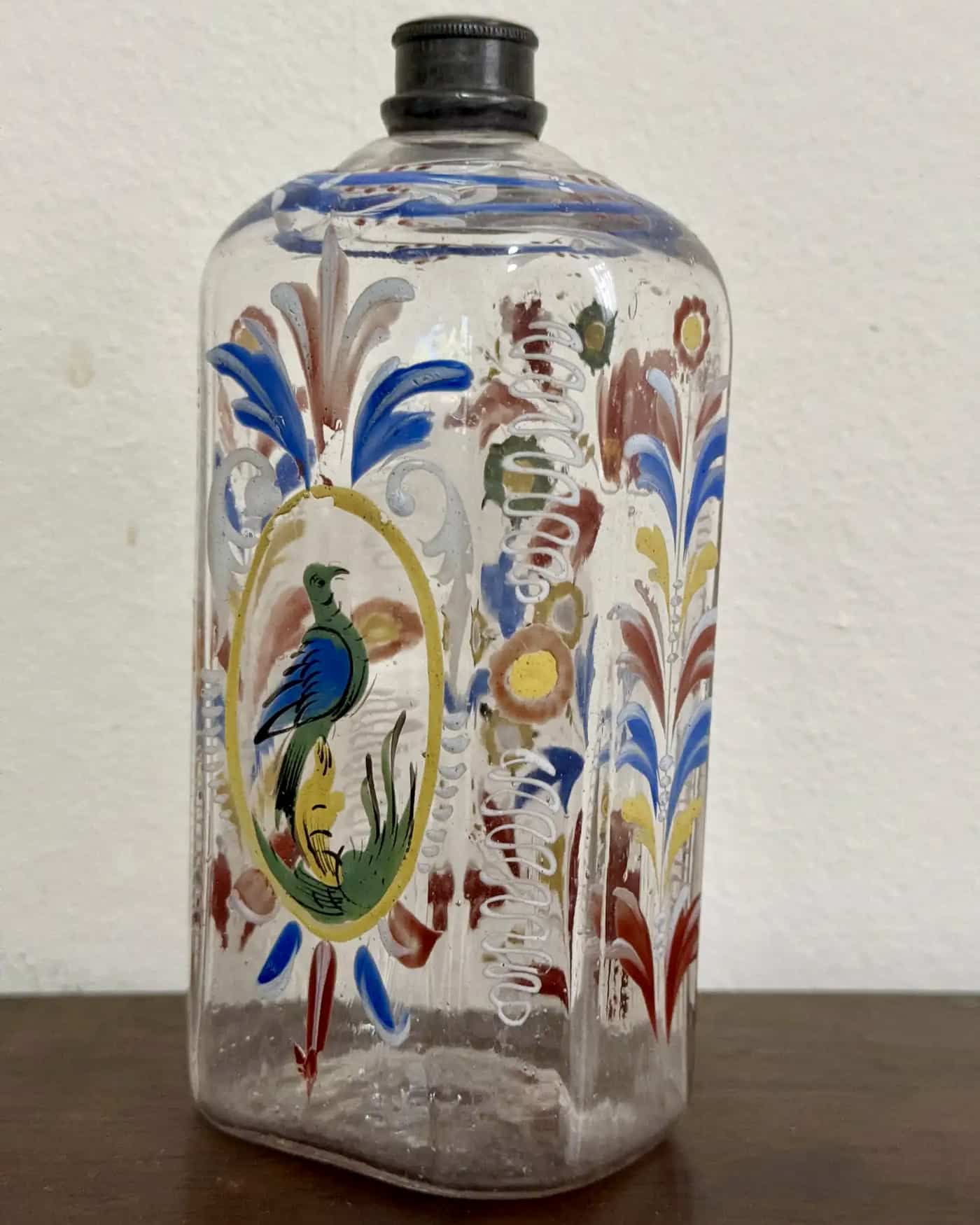 Botella Alemana de Vidrio Pintado del Siglo XVIII