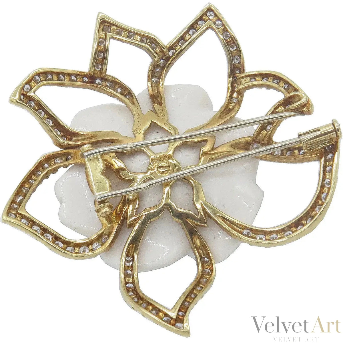 Chanel Camelia | Broche de Oro y Cerámica | Siglo XX