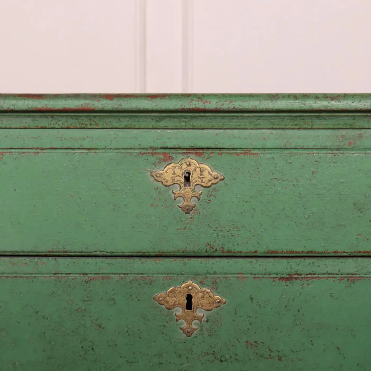 Cómoda Austriaca Pintada de 1780