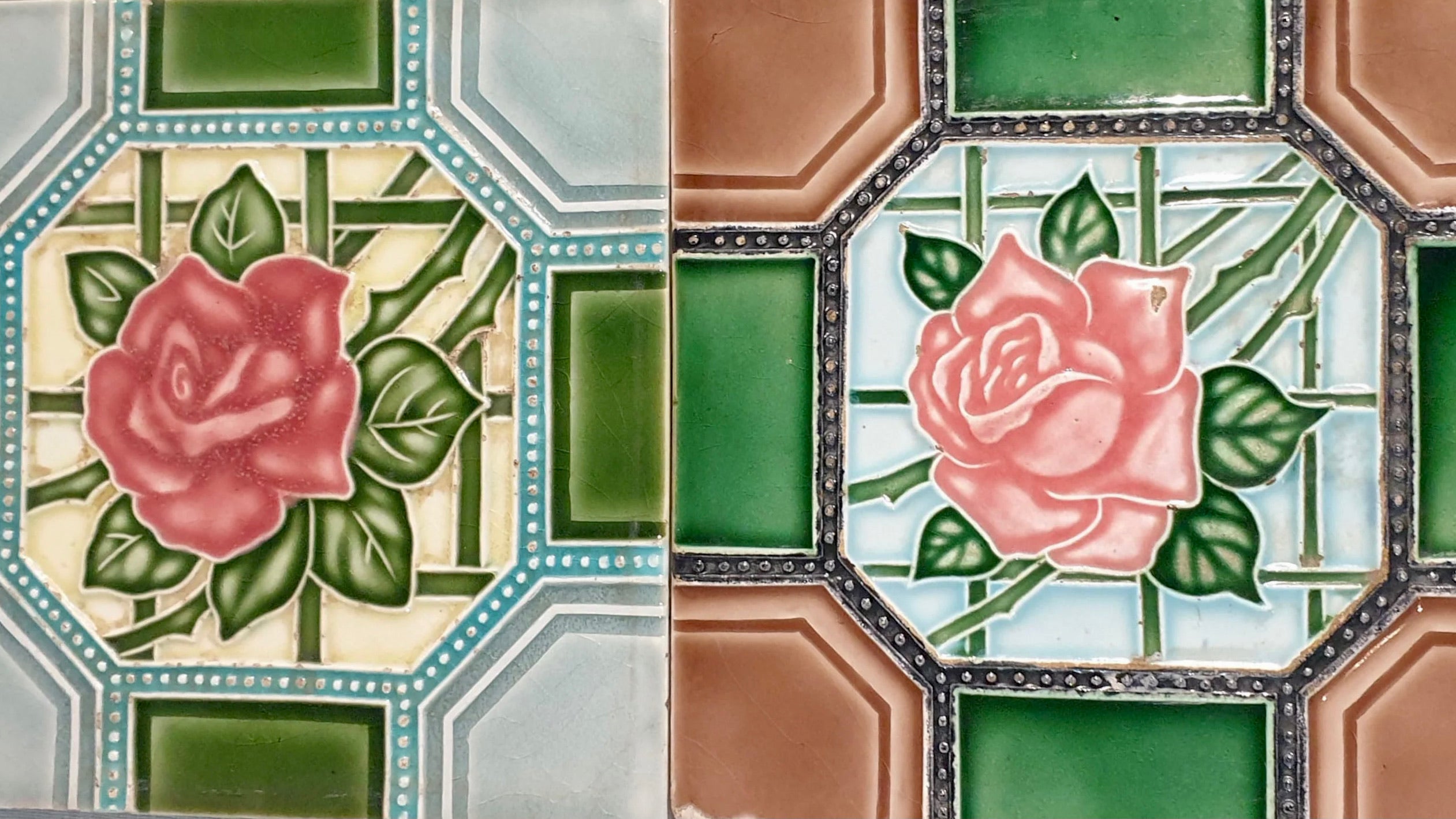 4 azulejos de diseño floral antiguos Majolica