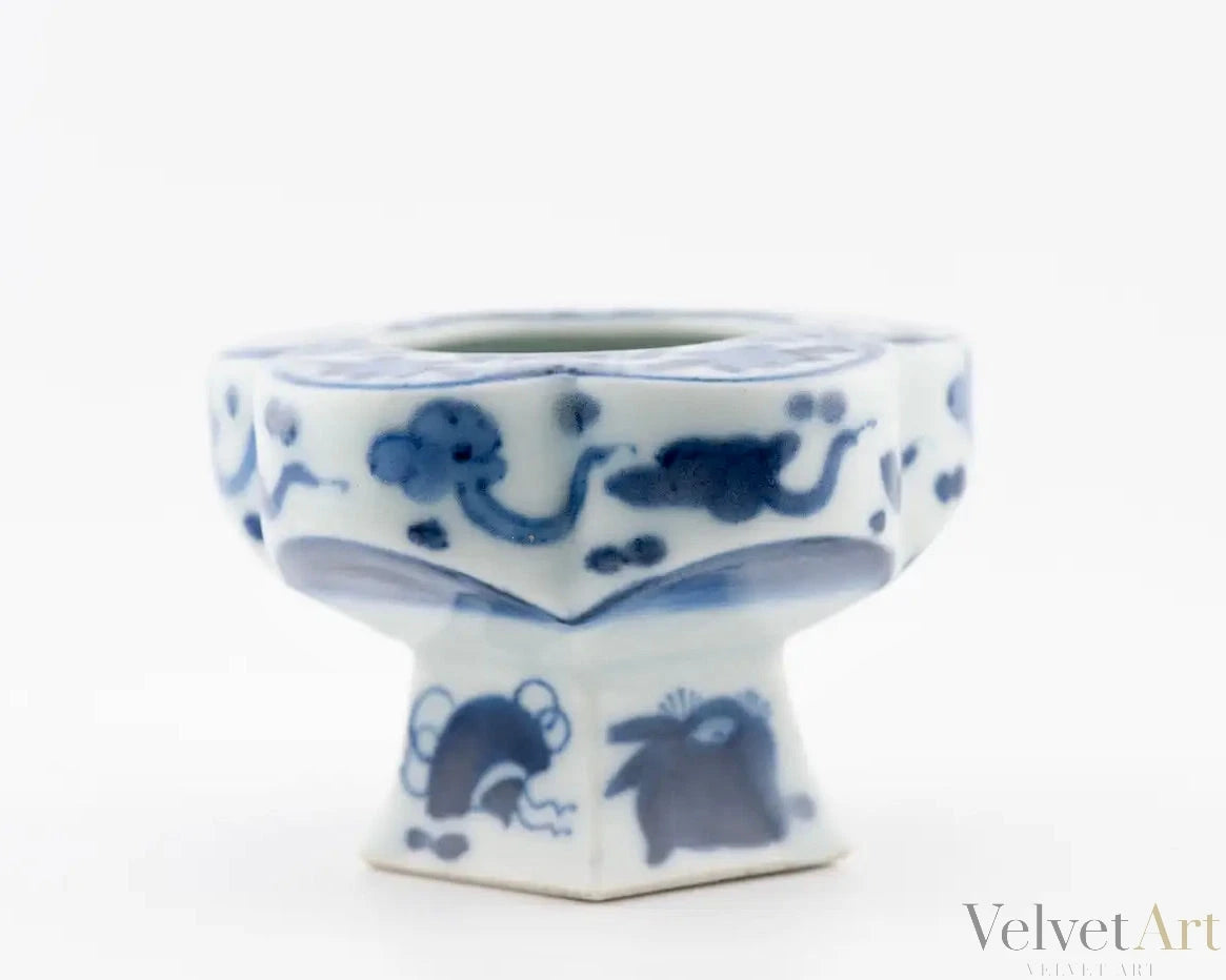 Jarrón Ko-Imari Arita con Pintura Floral Inusual, Japón, 1660-1680