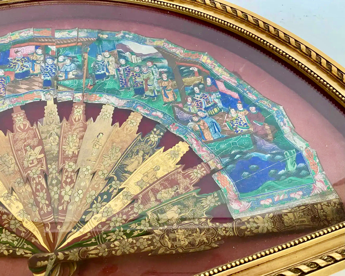 Abanico Chino del Siglo XIX | Dinastía Qing | Pintado a Mano con Caras de Nácar