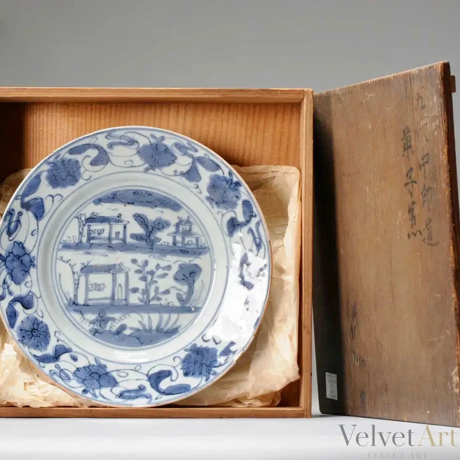 Plato de Porcelana China Ming | Casa Europea, 1635-1650