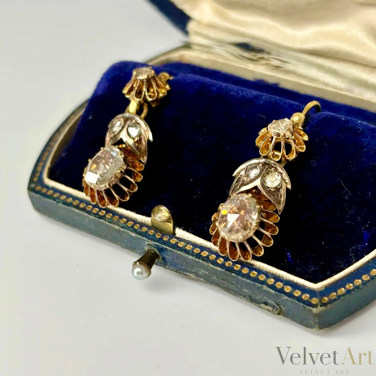 Pendientes Astrohúngaros con Diamantes Talla Rosa del Siglo XIX