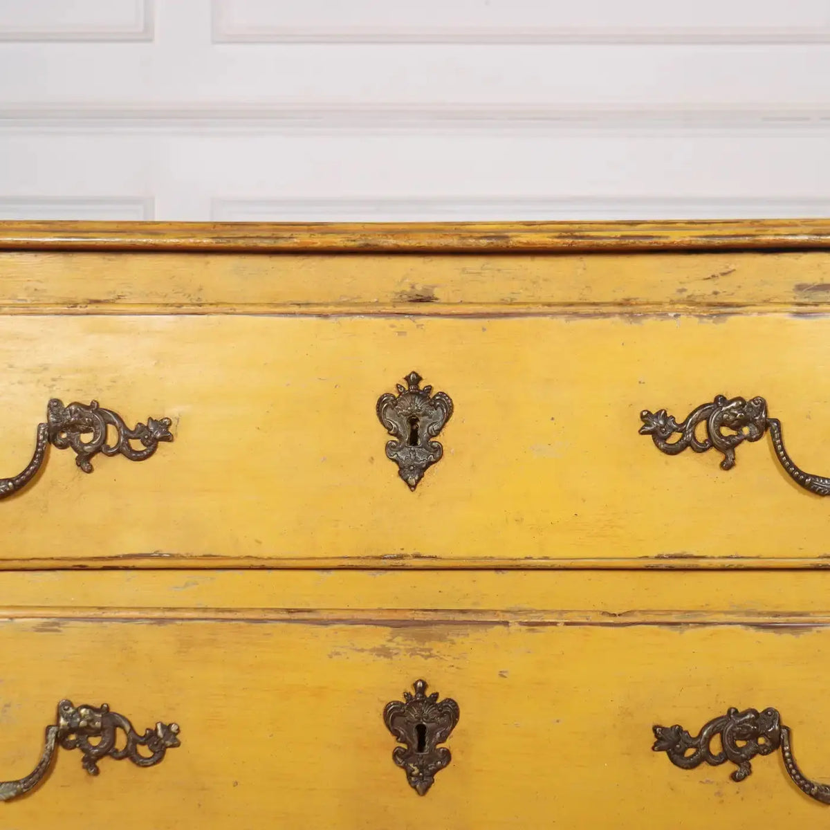 Cómoda Francesa de Roble Pintado de 1780