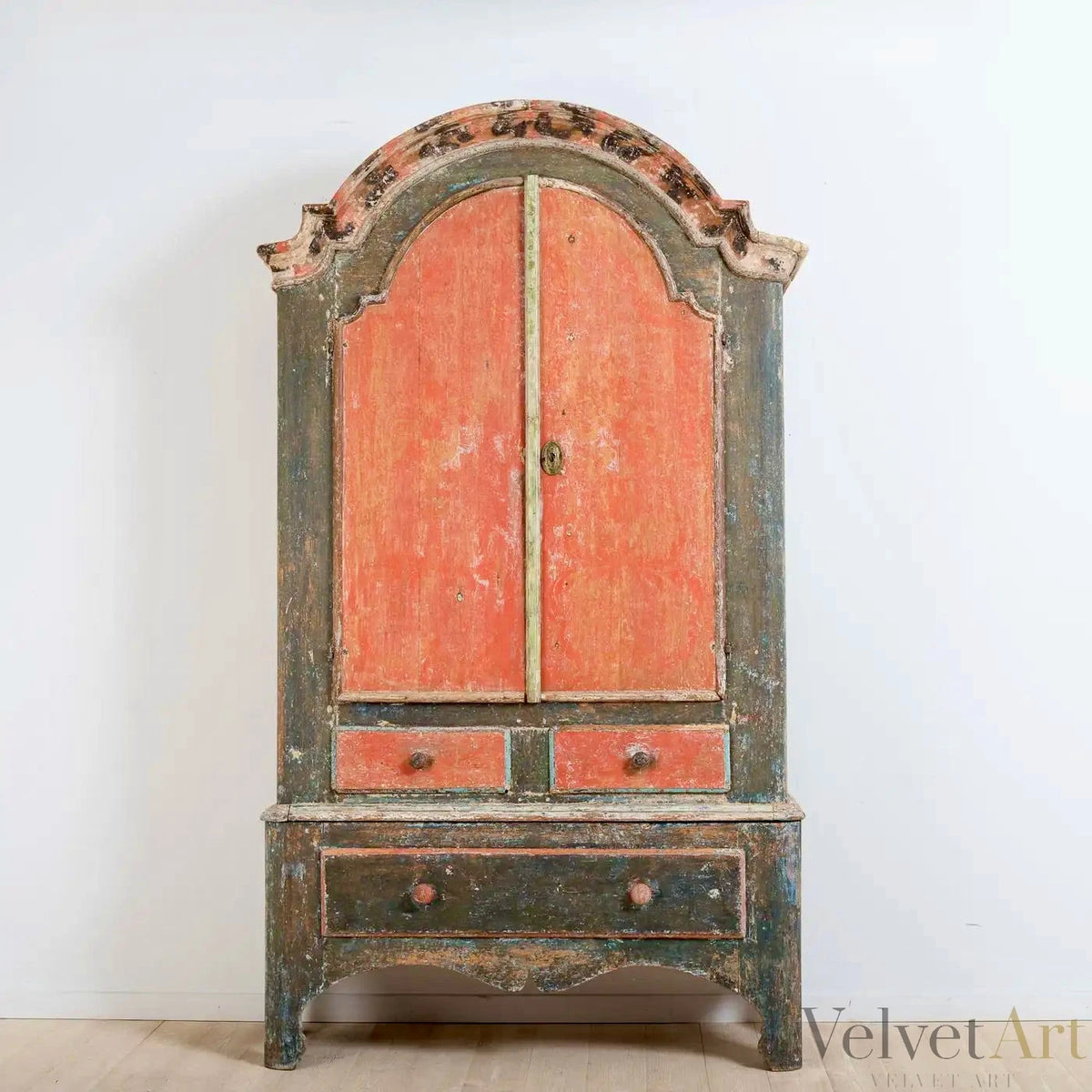 Gabinete rococó sueco de pintura original de 1780