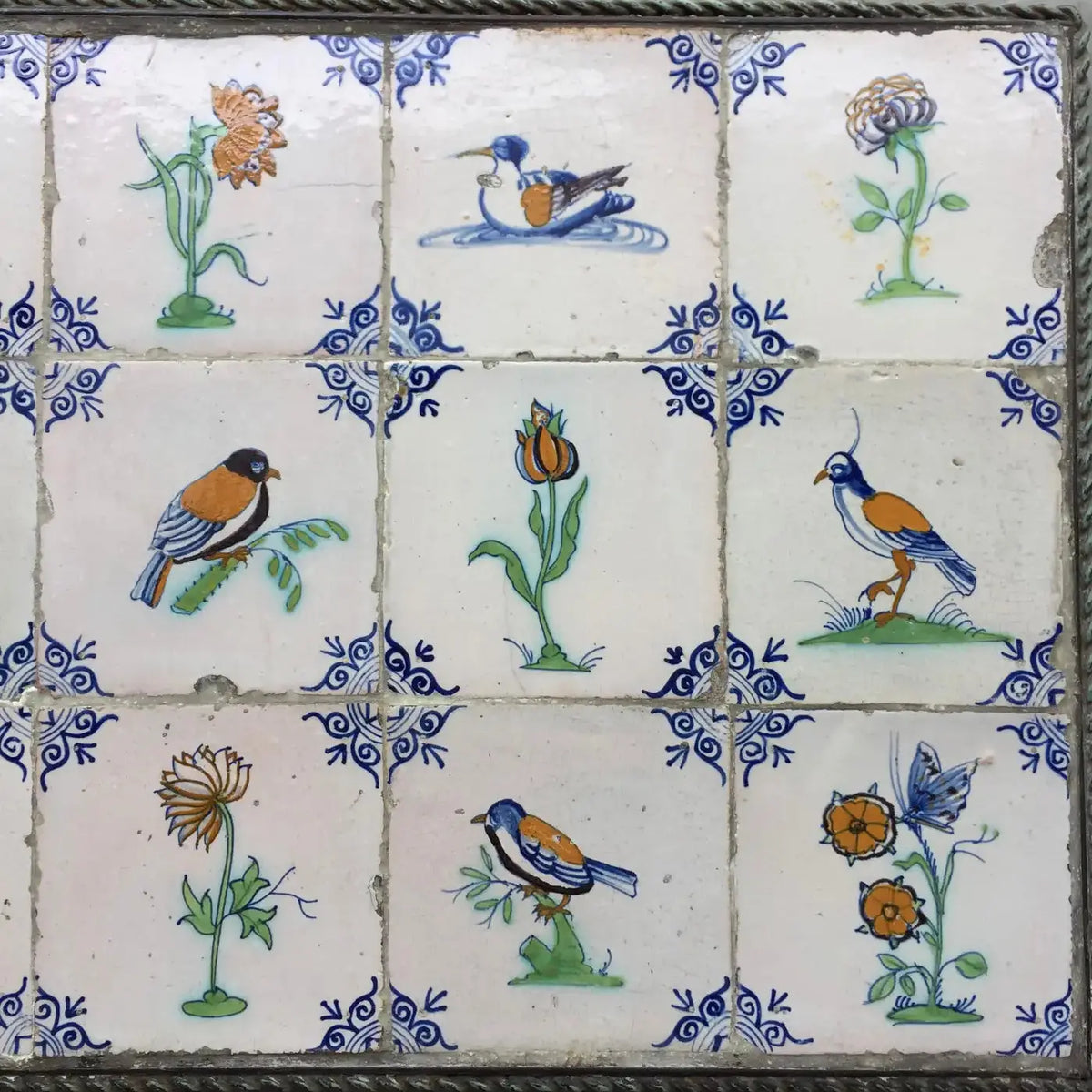 15 Azulejos Policromos Collaert de Delft con Pájaros y Flores, 1630