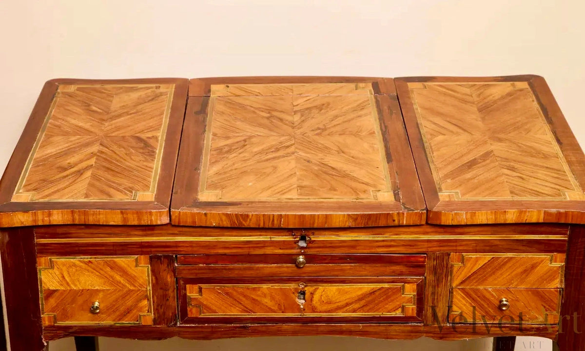 Tocador Francés Luis XV en Tulipwood con Espejo Regulable, 1760