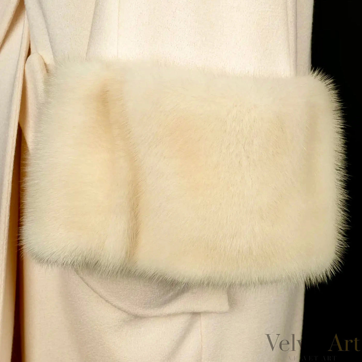 Christian Dior, Abrigo de Visón y Lana Color Hueso – vista 6 de 9