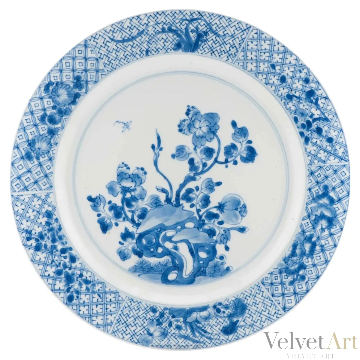 Plato del Periodo Kangxi de porcelana azul y blanco (1690-1710)