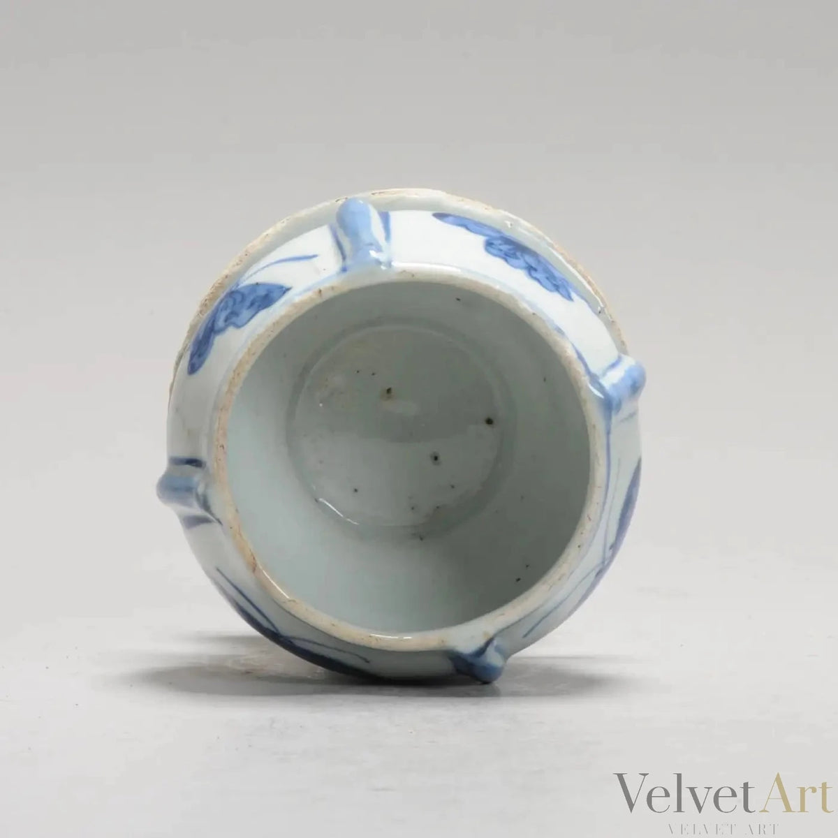 Incensario de Porcelana China, Periodo Ming/Tianqi, Siglo XVII – vista 4 de 4