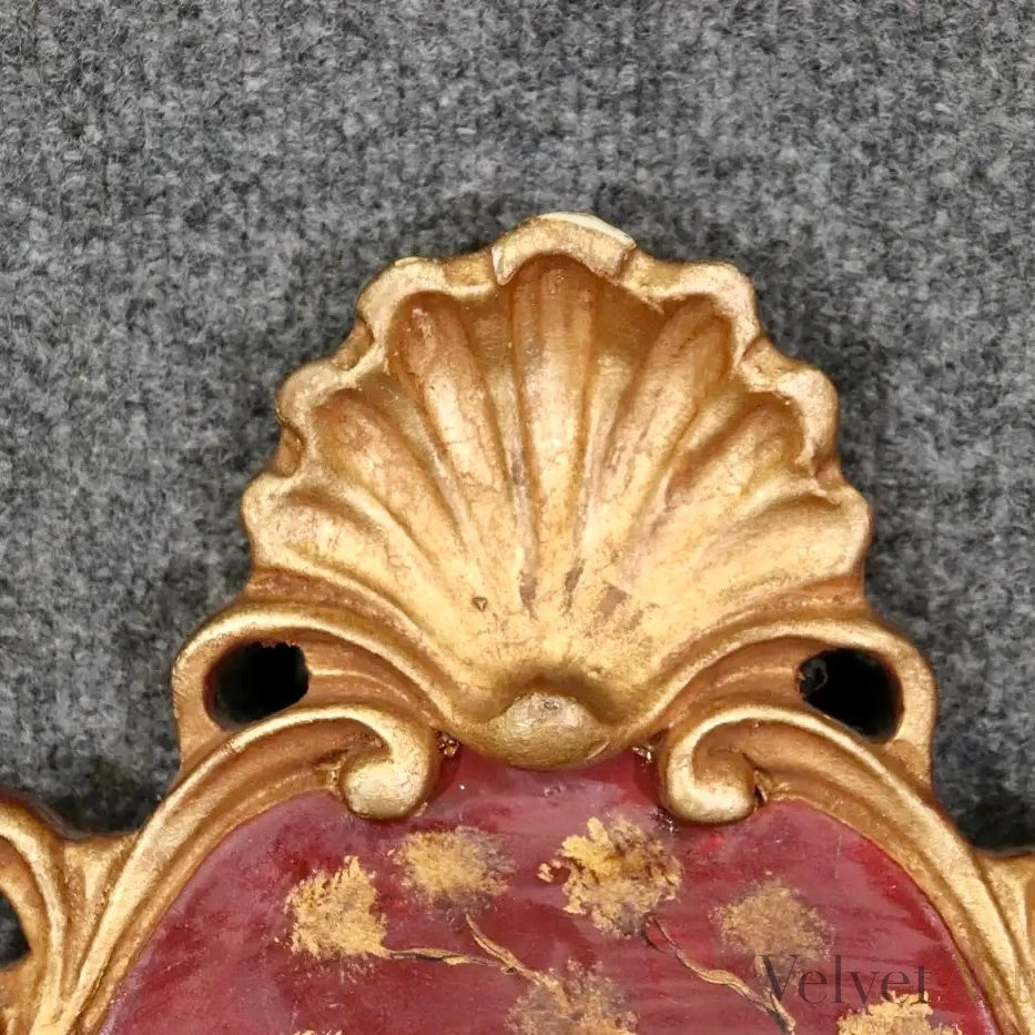 Espejo Rojo Chinoiserie Tallado en Dorado de 1950 – vista 7 de 8
