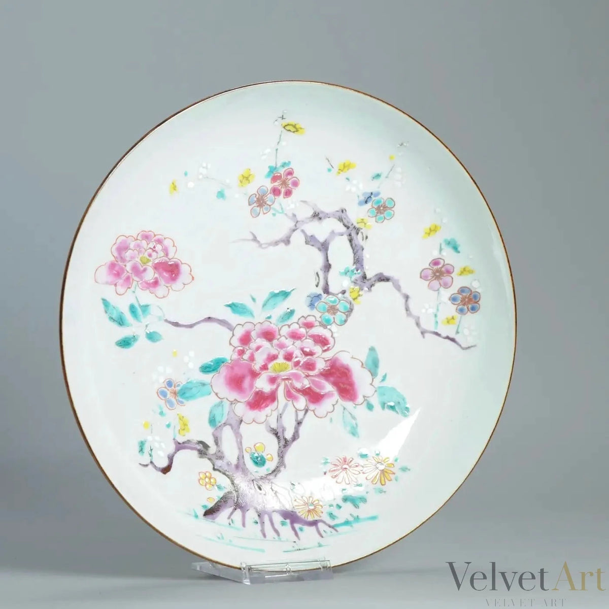 Plato de Porcelana China Yongzheng | Famille Rose, Siglo XVIII