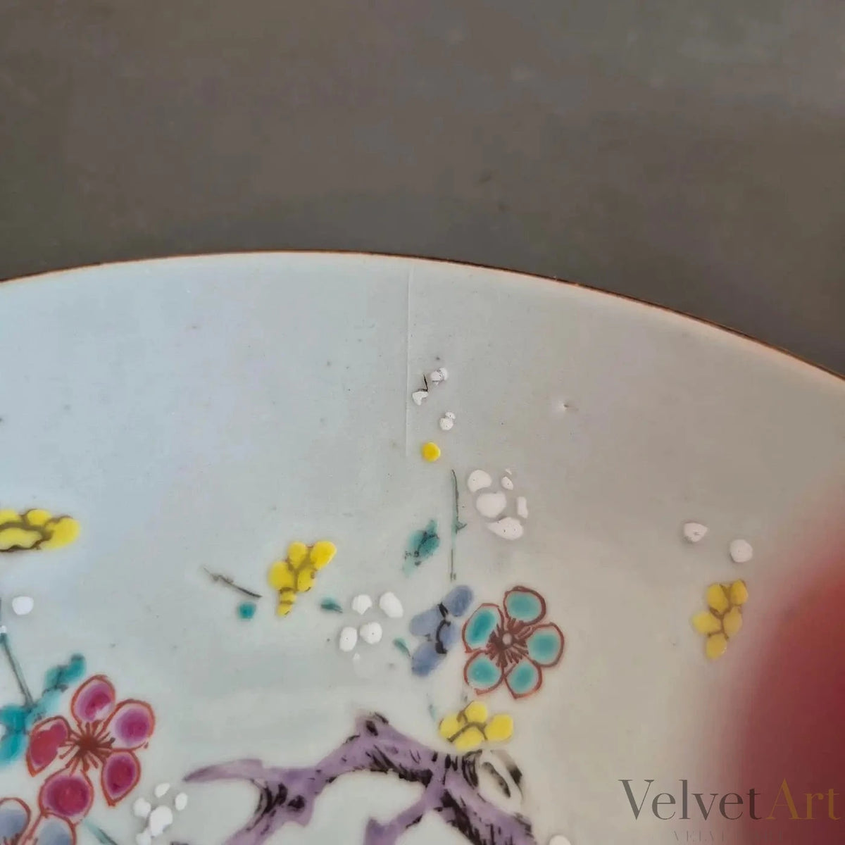 Plato de Porcelana China Yongzheng | Famille Rose, Siglo XVIII