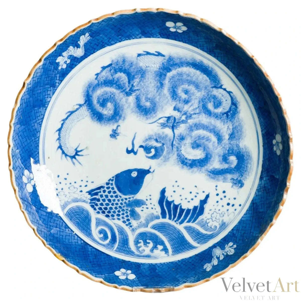 Plato de Porcelana China Qing, Siglo XVIII | La Leyenda del Pez y el Dragón