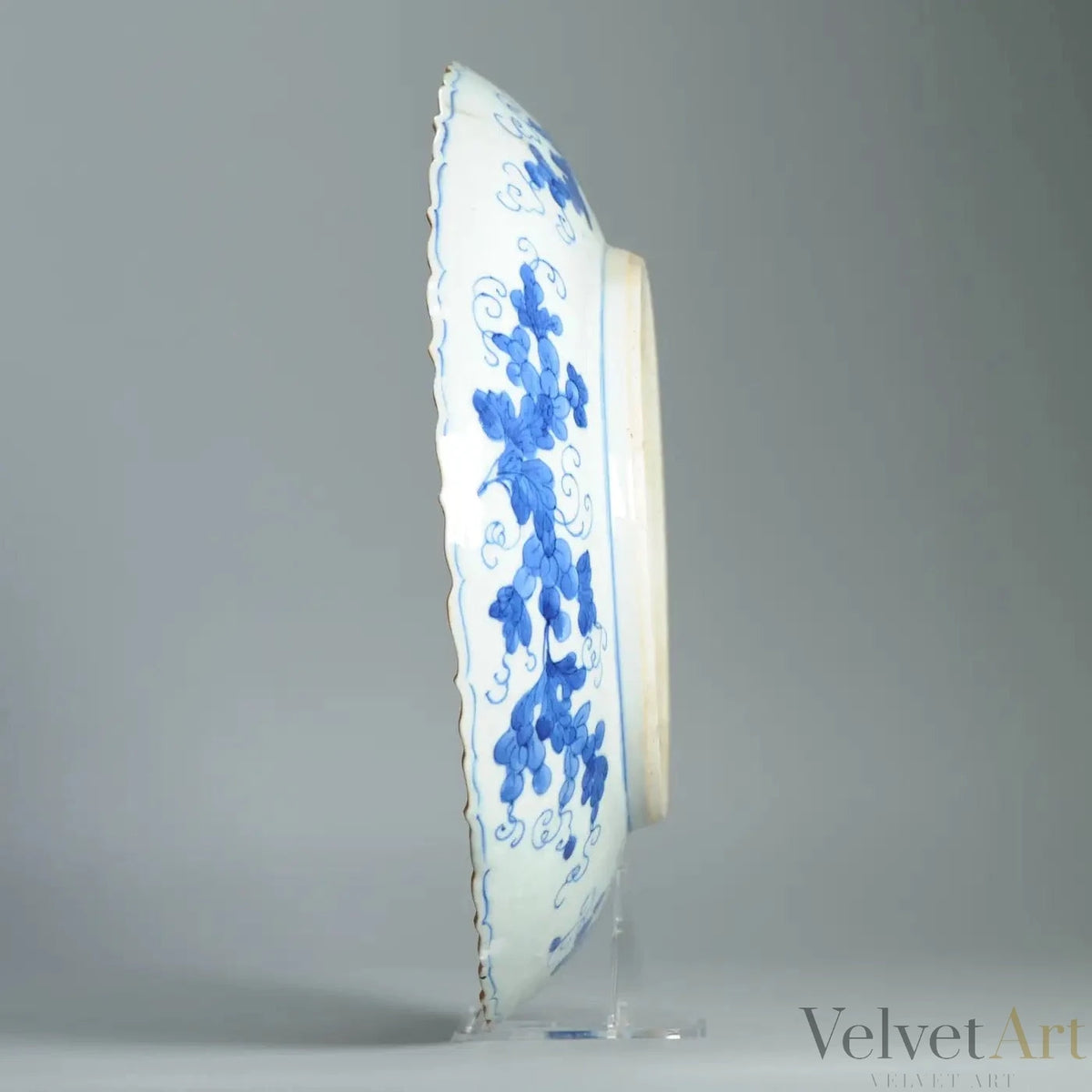 Plato de Porcelana China Qing, Siglo XVIII | La Leyenda del Pez y el Dragón
