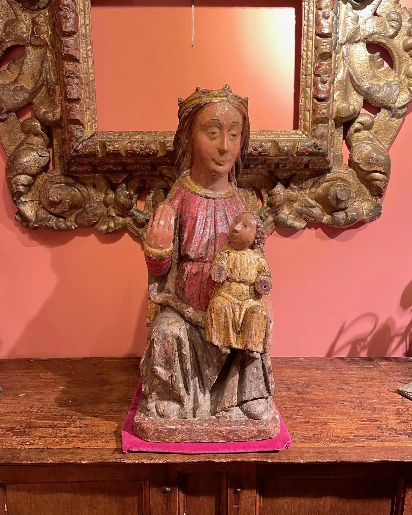 Escuela Castellana, Siglo XIV | "Virgen y Niño en Majestad" | Madera Policromada y Dorada