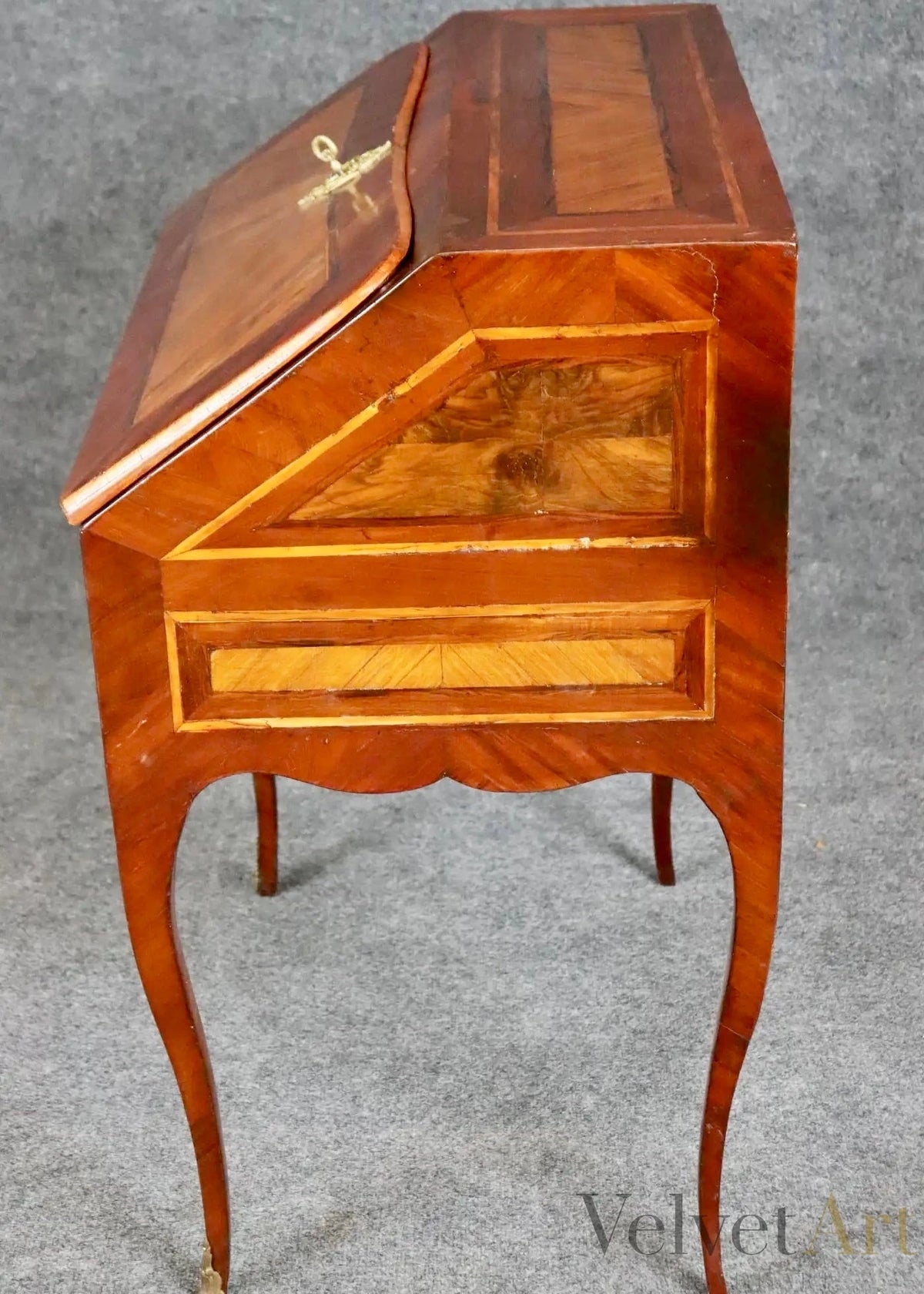 Escritorio Femenino Luis XV en Kingwood y Nogal, Francia 1780 – vista 5 de 10