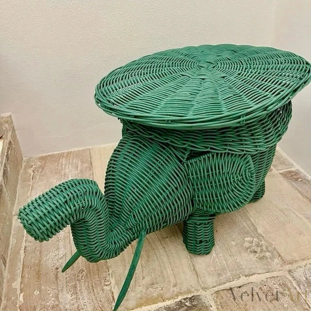 Mesa Verde de Mimbre Elefante de Diseño Artesanal – vista 2 de 3