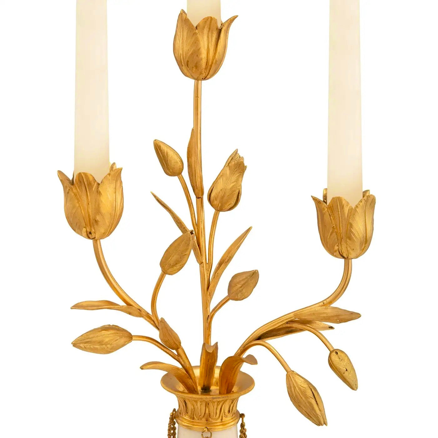Candelabros Franceses Luis XVI en Ormolu y Mármol de Carrara del siglo XIX