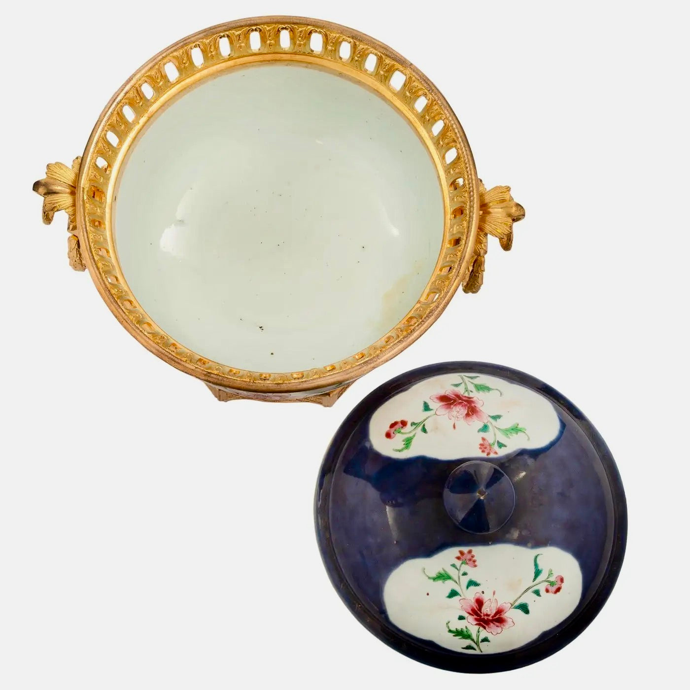 Centro de Mesa Francés en Porcelana China y Ormolu Estilo Luis XVI del Siglo XIX