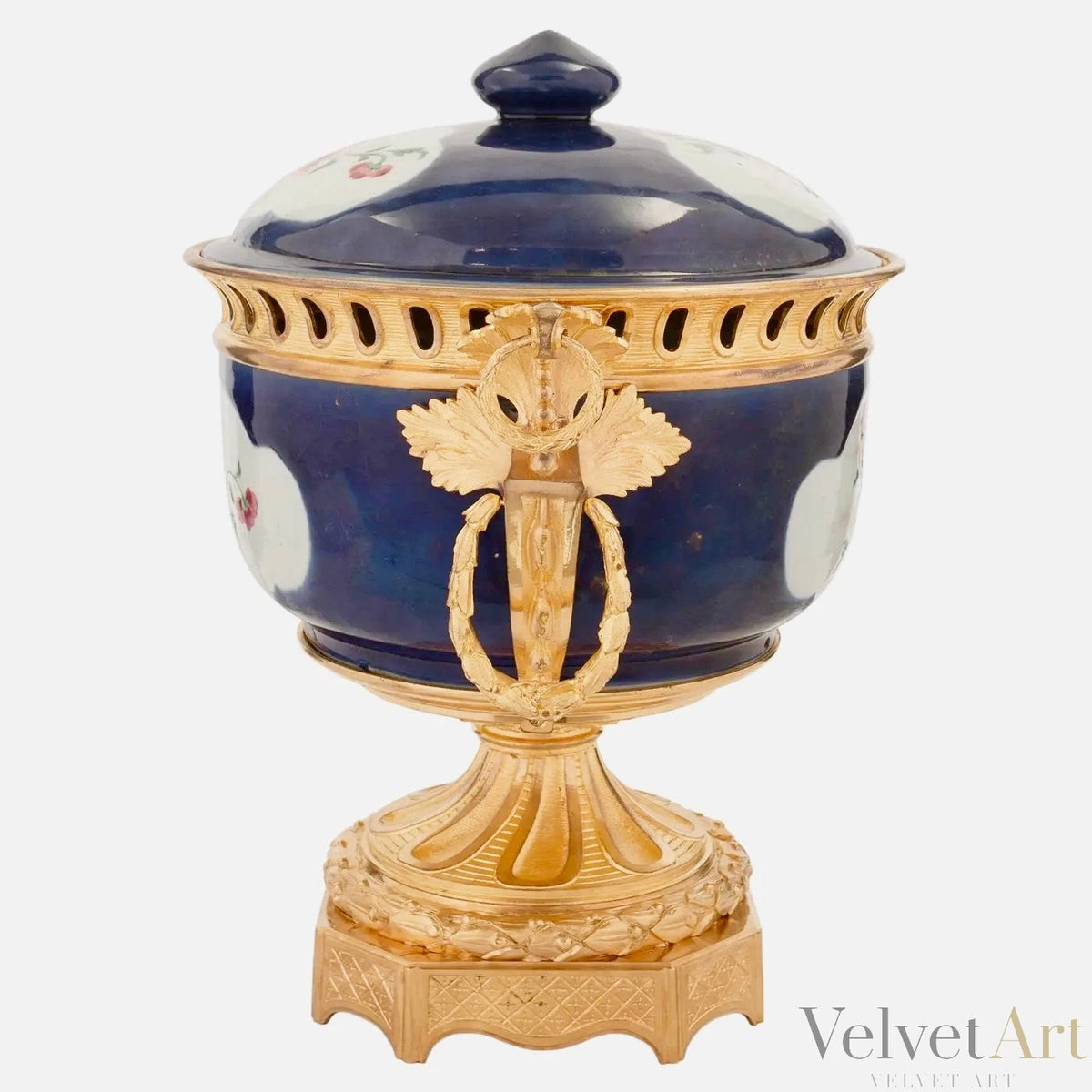 Centro de Mesa Francés en Porcelana China y Ormolu Estilo Luis XVI del Siglo XIX – vista 3 de 7