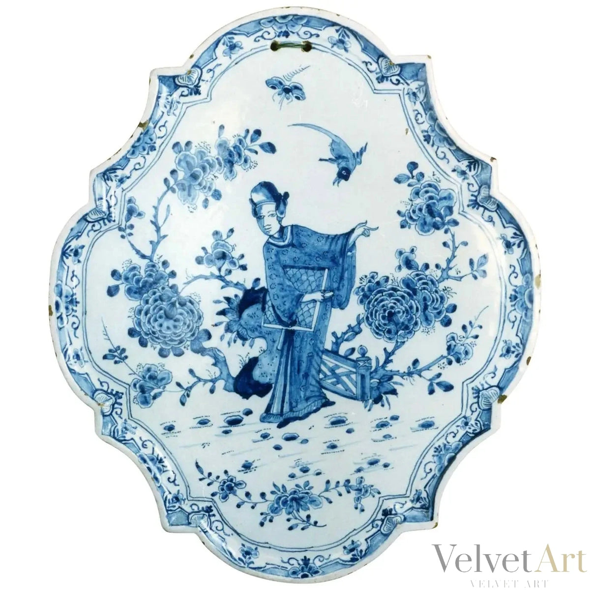 Cartela de Delft con Dama en Jardín Chinoiserie (1750–1775)
