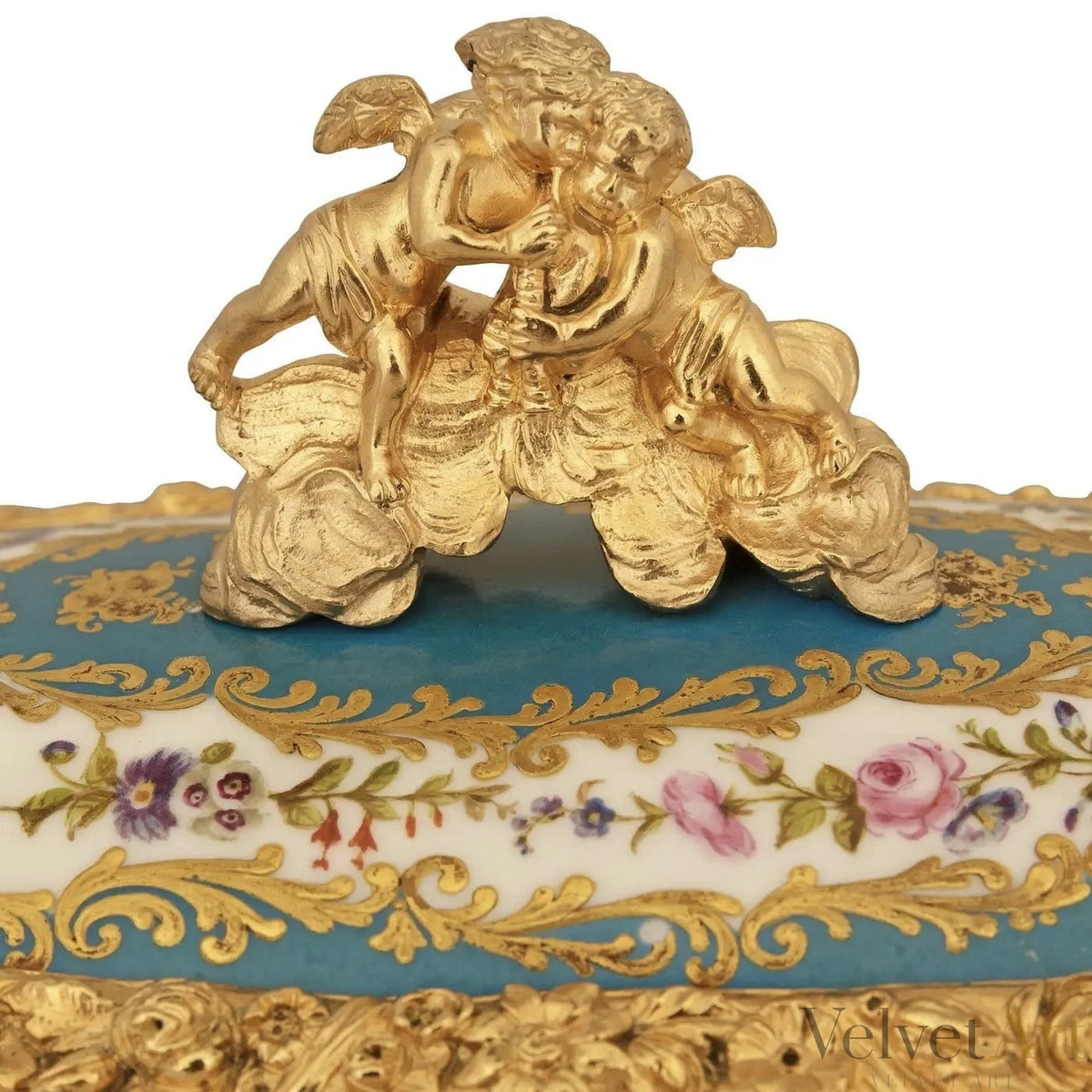 Caja joyero francesa de porcelana de Sèvres y ormolú, estilo Luis XVI, siglo XIX – vista 8 de 9