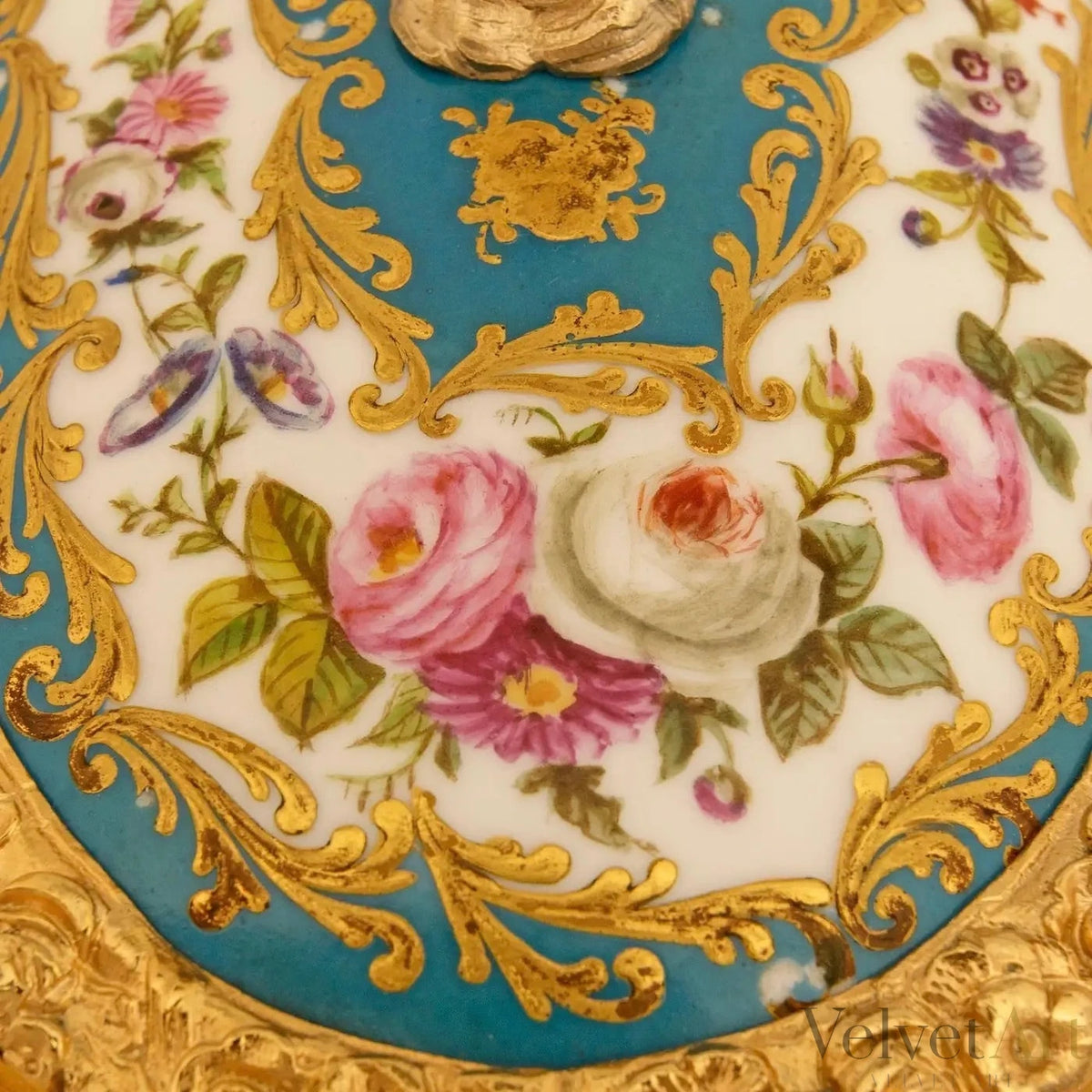 Caja joyero francesa de porcelana de Sèvres y ormolú, estilo Luis XVI, siglo XIX – vista 7 de 9