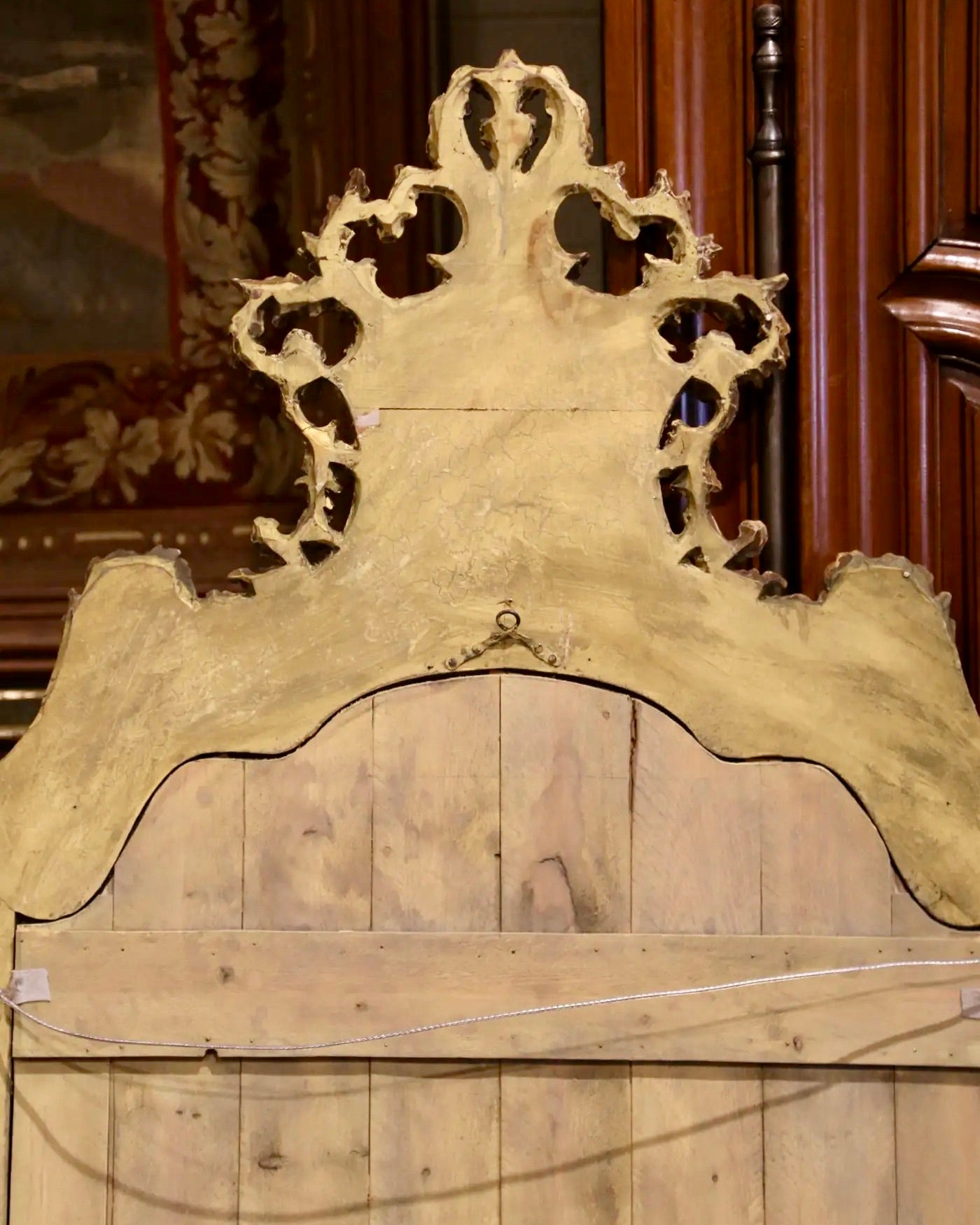 Espejo Italiano Rococó Pintado a Mano con Escenas Pastorales del Siglo XIX