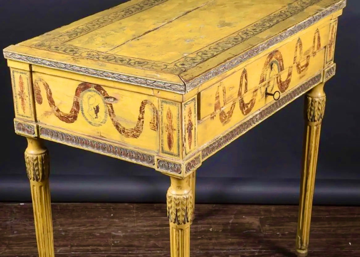 Mesa Estilo Luis XVI Pintada a Mano | Italia Siglo XVIII