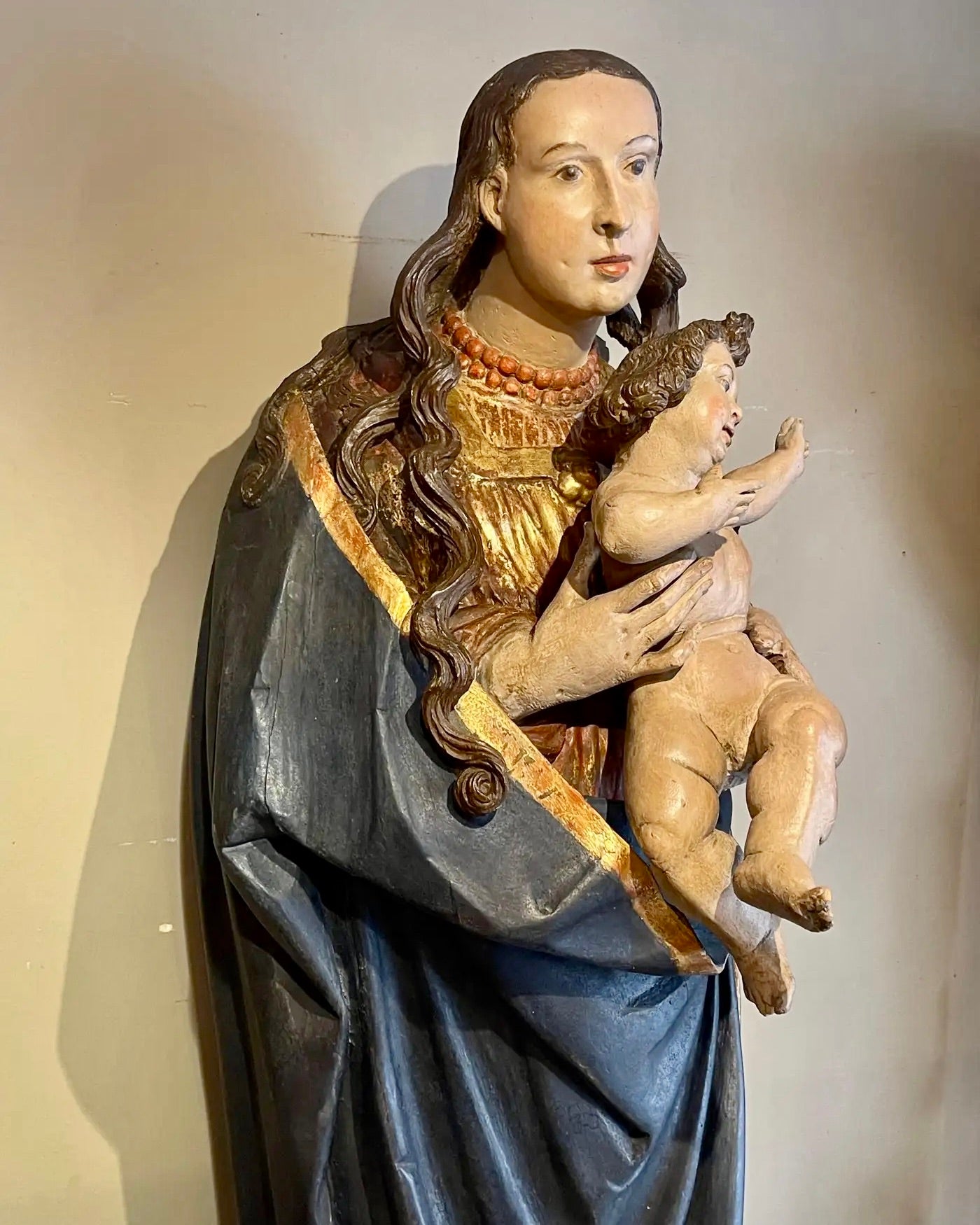 Talla Renacentista Policromada "Virgen con el Niño" | Tirol, Siglo XVI