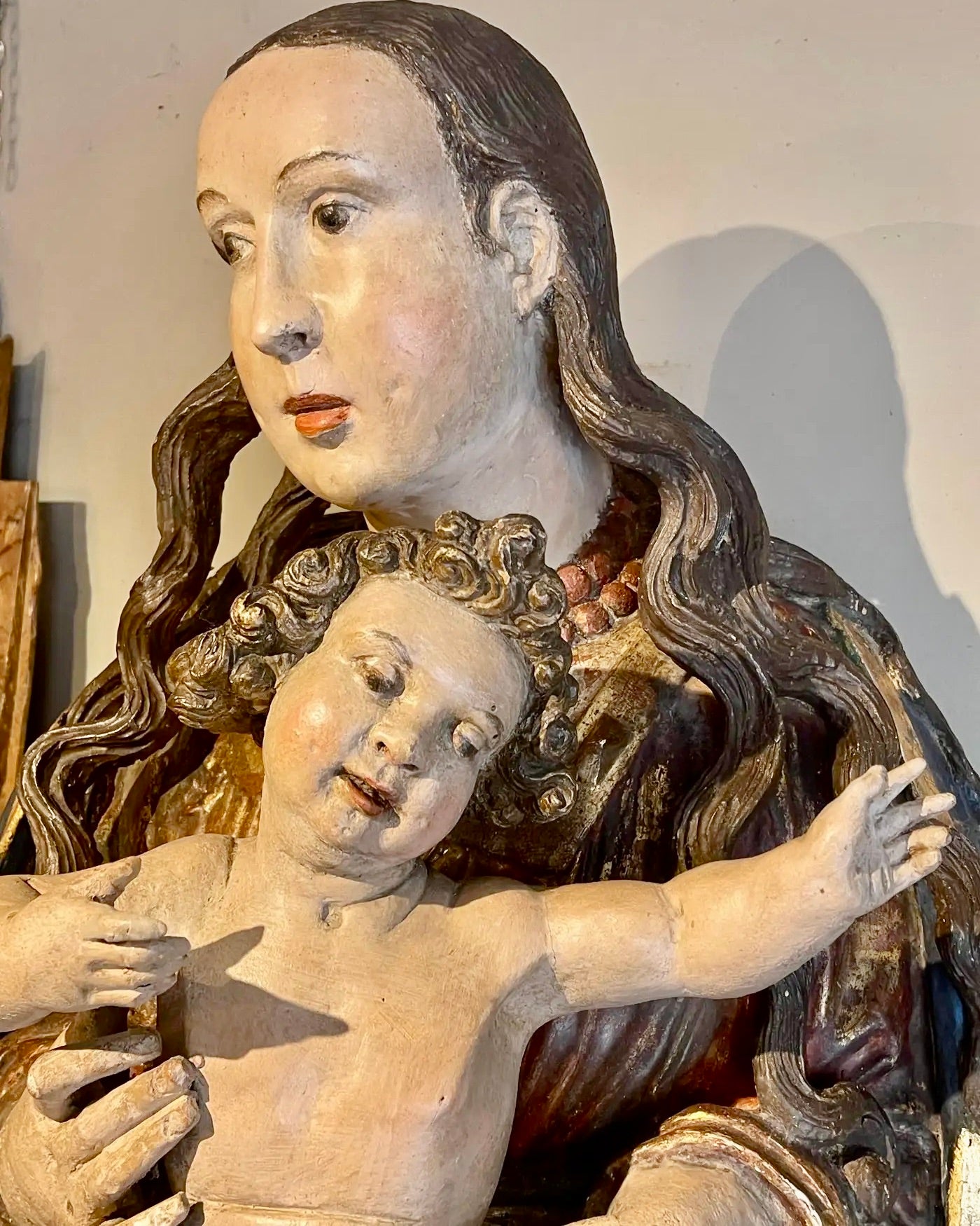 Talla Renacentista Policromada "Virgen con el Niño" | Tirol, Siglo XVI