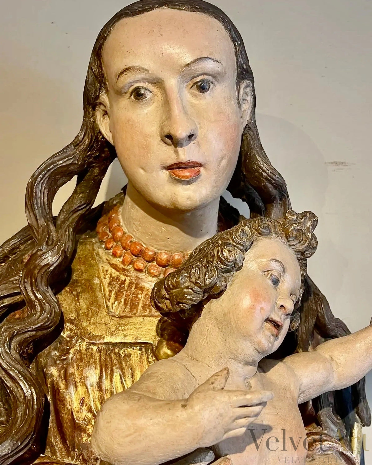 Talla Renacentista Policromada Virgen con el Niño, Tirol, Siglo XVI – vista 3 de 8