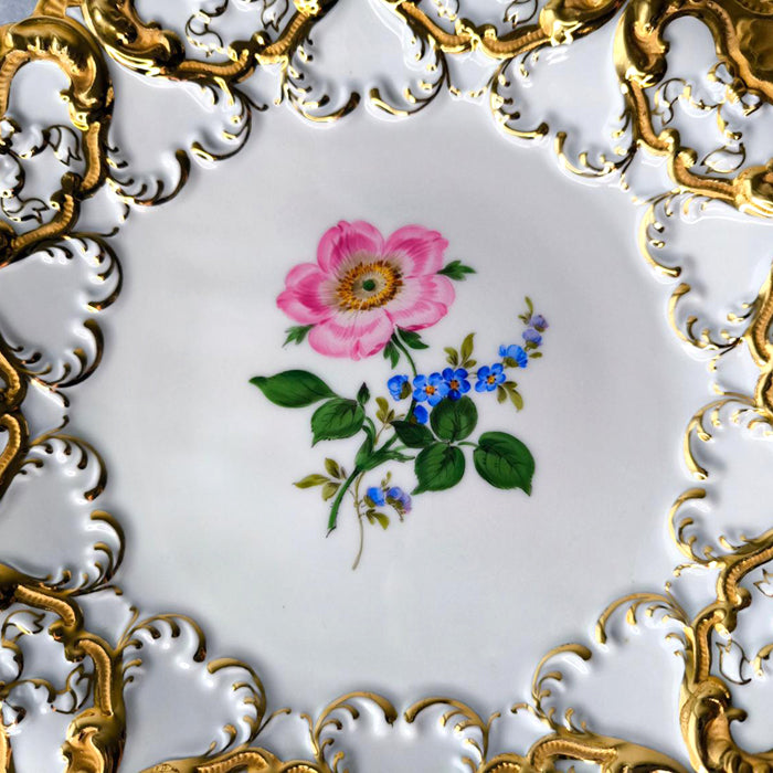 Plato de Porcelana Meissen con Borde de Oro