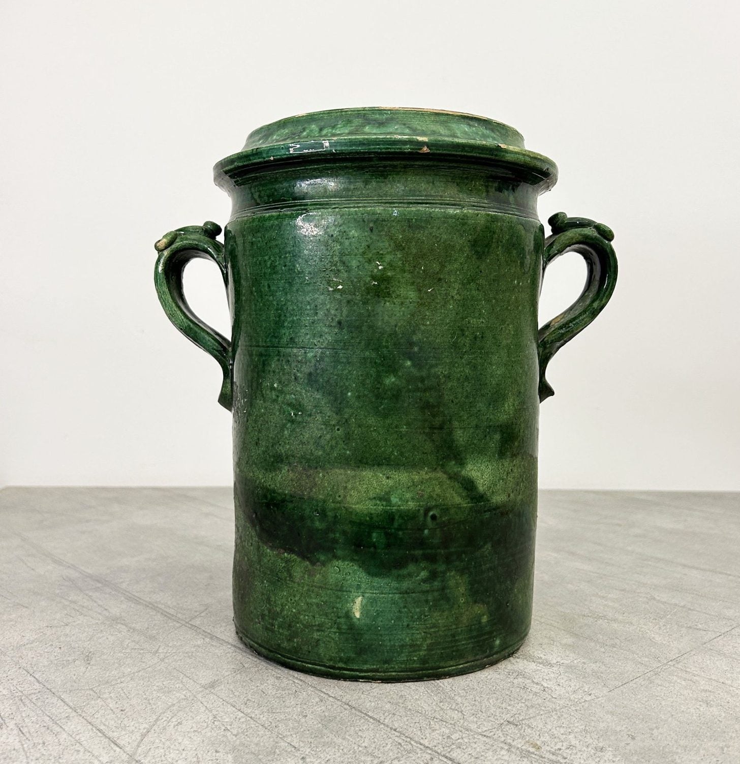 Maceta antigua de cerámica italiana
