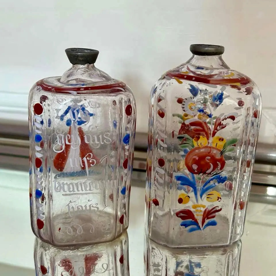 Botellas de Vidrio Esmaltadas Alemanas, Siglo XVIII