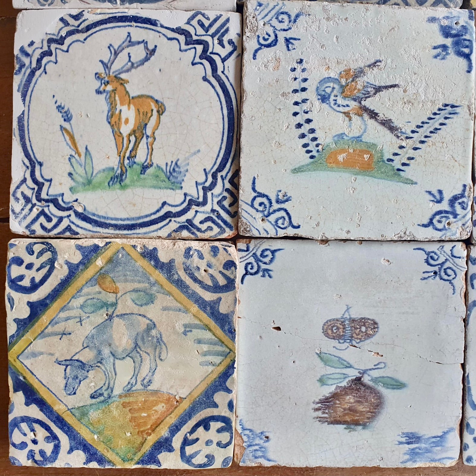 12 Azulejos Holandeses Policromados de Delft – Siglo XVII, 13 x 13 cm