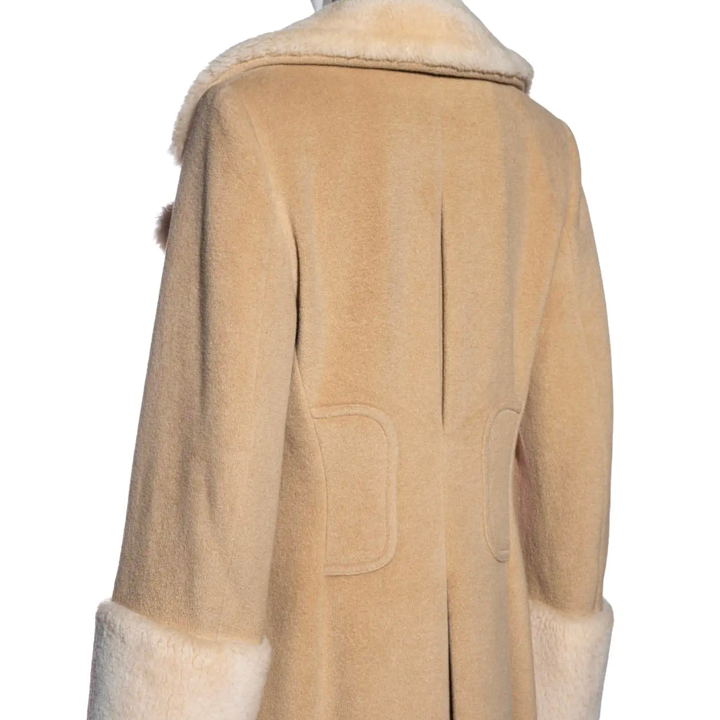 Abrigo Givenchy by Alexander McQueen Beige de 1999