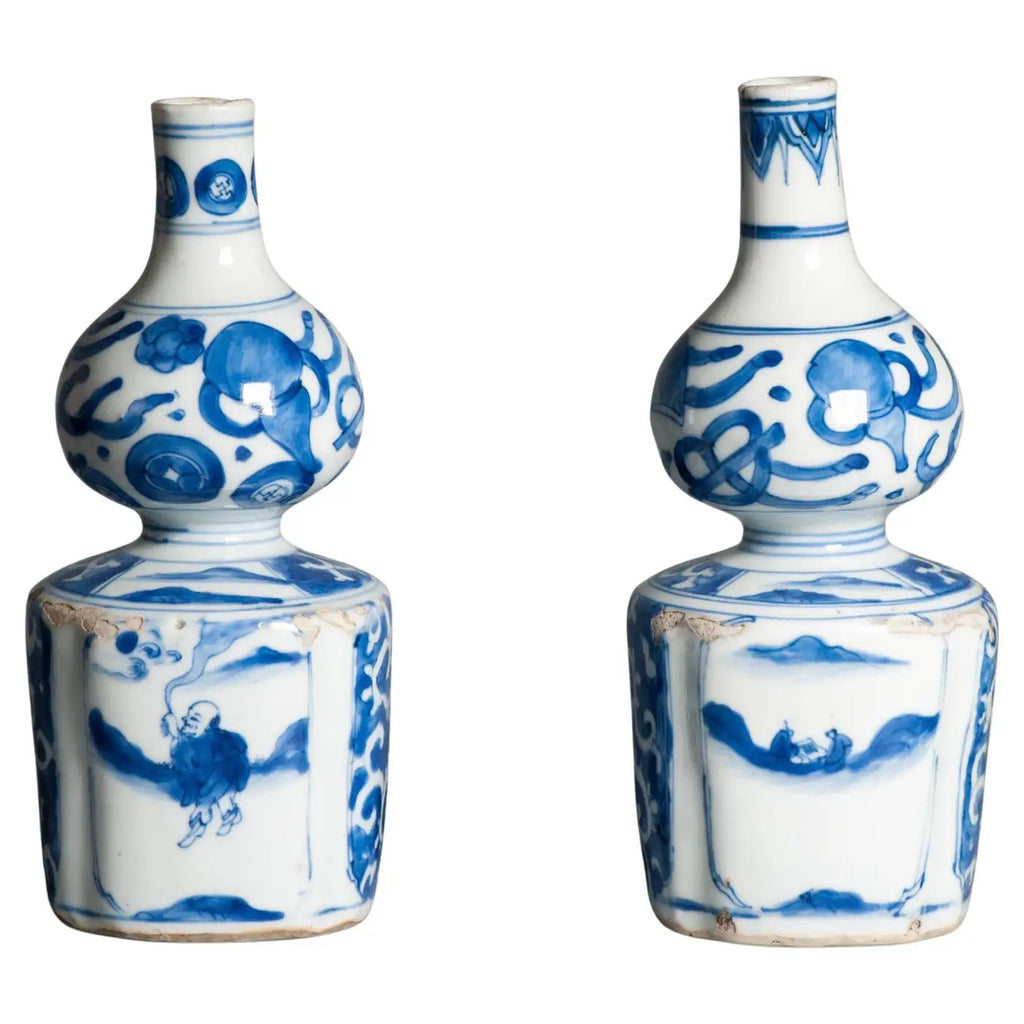 Pareja de Tokkuri de Porcelana Kraak | Jingdezhen Siglo XVII | Azul y Blanca Exportación Japonesa
