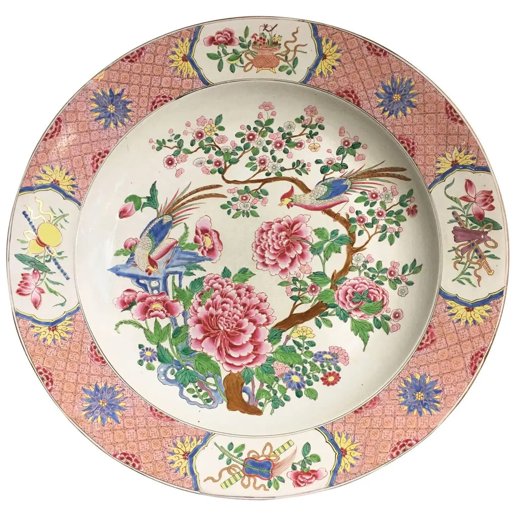 Plato de Porcelana Esmaltada Famille Rose, 1900